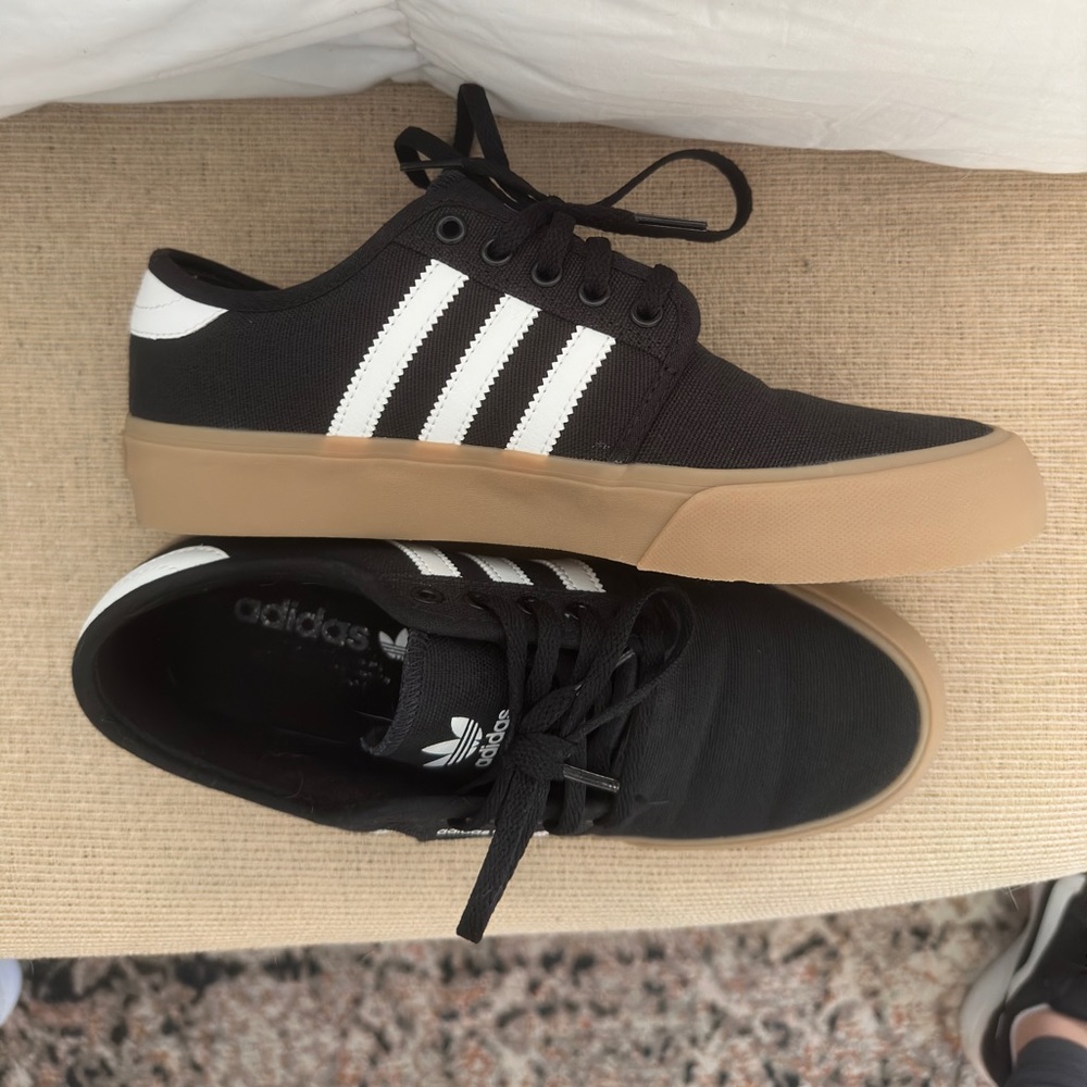 Adidas classic casual sneakers